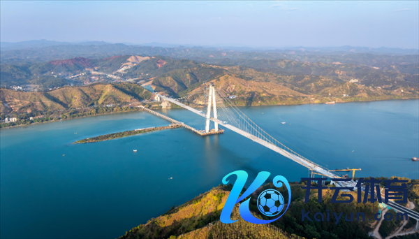 寰球首座！广西独塔空间缆斜拉悬索合营体系桥合龙